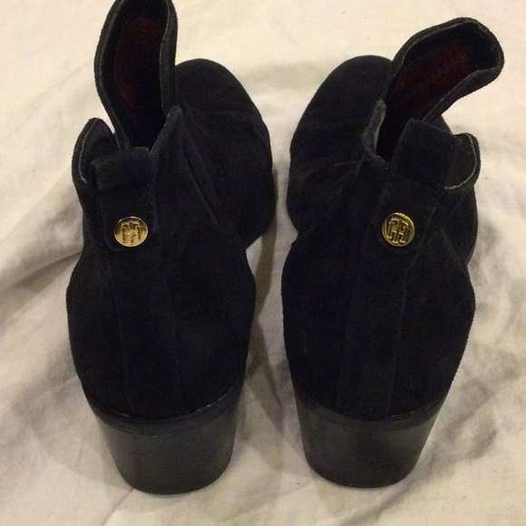 Tommy Hilfiger Black Suede Ankle Booties Pointed Toe Size 8M - Picture 3 of 7